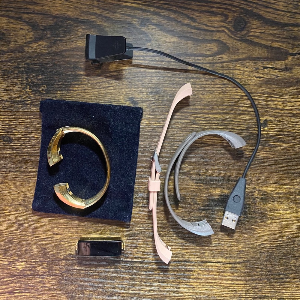 Fitbit Versa - image 3